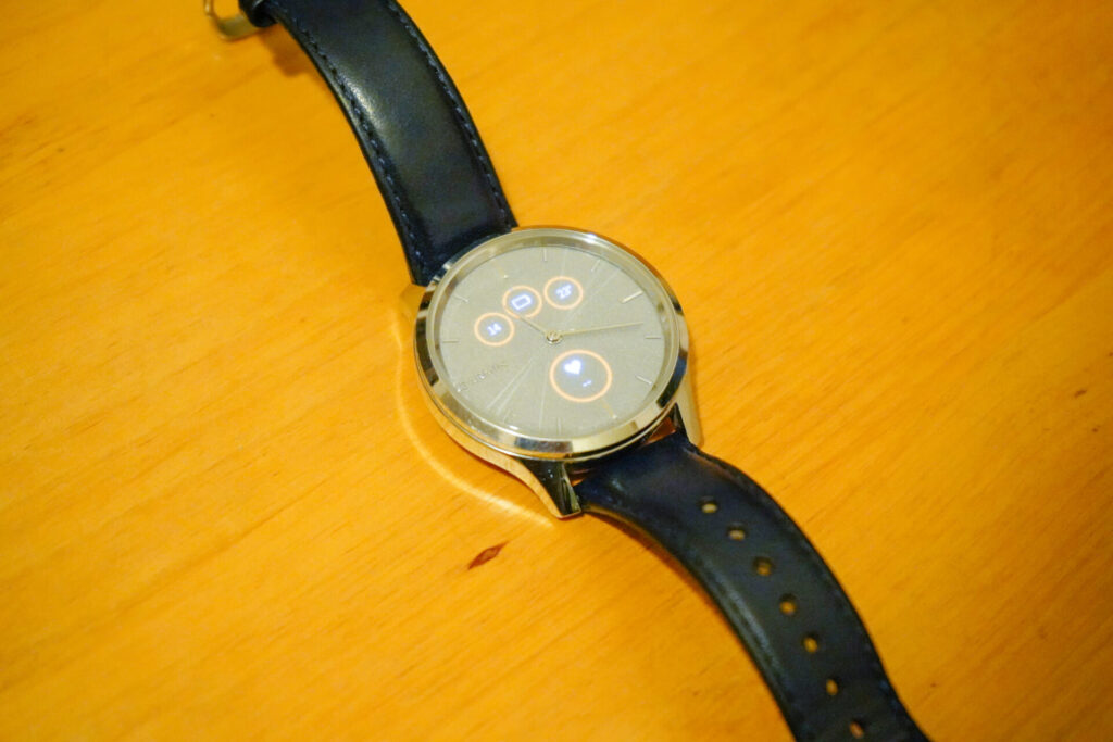 Garmin vívomove Luxe　腕時計